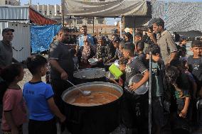 MIDEAST-GAZA-KHAN YOUNIS-FOOD RELIEF