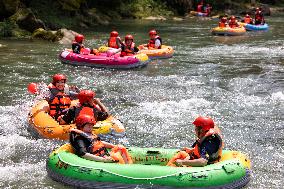 Canyon Rafting Cooling in Yichang