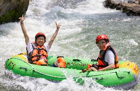 Canyon Rafting Cooling in Yichang