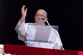 Pope Francis During Angelus Prayer - Vatican