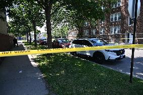 19-year-old Female Victim In Critical Condition After Being Shot And Robbed In Chicago Illinois