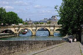 Waste Collector Floating On The Seine - Paris