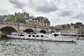 Fleet technical test for the athletes parade in Paris FA