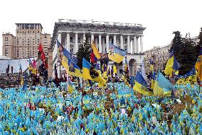 Memorial to late defenders of Ukraine in Kyivs Maidan Nezalezhnosti