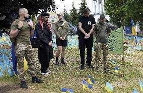 LGBT activists pay tribute to late defenders of Ukraine in Kyiv