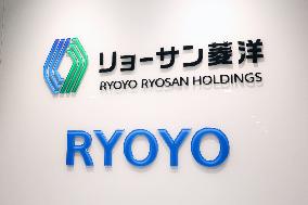 Ryoyo Ryosan Holdings, Inc. signage, logo