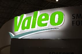 Valeo Compressors (Valeo) Signs and logos
