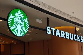 STARBUCKS Store