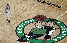 (SP)U.S.-BOSTON-BASKETBALL-NBA-FINALS-GAME 5