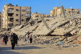 The Ruined Khan Younis After Nearly 8 Months of Bombing - Gaza