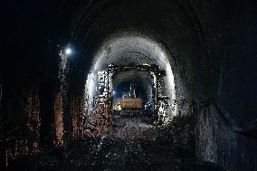 CHINA-GUIZHOU-TAOHUAPING TUNNEL-CONSTRUCTION (CN)