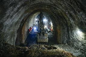 CHINA-GUIZHOU-TAOHUAPING TUNNEL-CONSTRUCTION (CN)