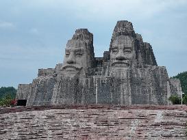 A Giant Statue of Emperor Yan and Emperor Huang in Zhengzhou