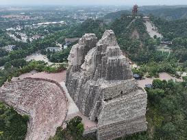 A Giant Statue of Emperor Yan and Emperor Huang in Zhengzhou