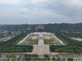 A Giant Statue of Emperor Yan and Emperor Huang in Zhengzhou