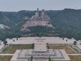 A Giant Statue of Emperor Yan and Emperor Huang in Zhengzhou