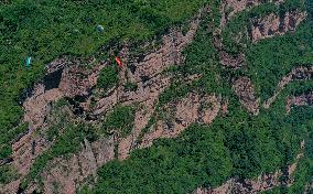 CHINA-CENTRAL REGION-MOUNTAINS-AERIAL VIEW (CN)