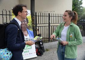 Marine Tondelier Campaigning For The Legislative Elections - Paris