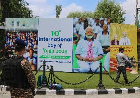Security Beefed Up Across Srinagar Ahead Of Prime Minister Modi's Visit On International Yoga Day