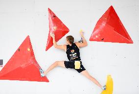 (SP)HUNGARY-BUDAPEST-OLYMPIC QUALIFIER SERIES BUDAPEST-SPORT CLIMBING-MEN'S BOULDER & LEAD-BOULDER QUALIFICATION