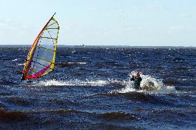 Kiteboarding and windsurfing in Cherkasy