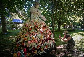 CANADA-VANCOUVER-FLORAL INSTALLATIONS