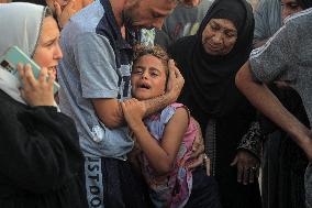 MIDEAST-GAZA-KHAN YOUNIS-ISRAEL-ATTACKS-MOURNING