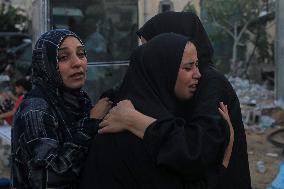 MIDEAST-GAZA-KHAN YOUNIS-ISRAEL-ATTACKS-MOURNING