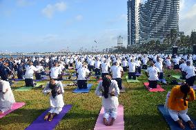 SRI LANKA-COLOMBO-YOGA