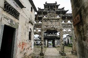 CHINA-ANHUI-SHEXIAN-XUCUN VILLAGE-ANCIENT ARCHITECTURE COMPLEX (CN)