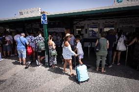 Tourist Disembarkation Ban In Capri