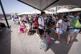Tourist Disembarkation Ban In Capri