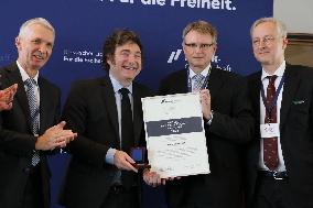 Javier Milei receives the Hayek Medal - Hamburg