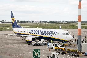 Ryanair Airplane