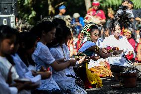 "Ngertakeun Bumi Lamba", Sundanese Tradition For Nature Conservation