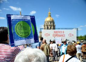 Rally Of Christians Against The Far Right - Paris