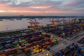 Nanjing Port Container Throughput Growth