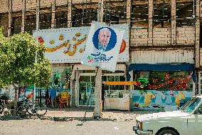 Iran Is Holding Snap Presidential Elections - Qom