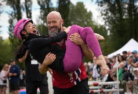 CANADA-BRITISH COLUMBIA-BURNABY-WIFE-CARRYING CONTEST