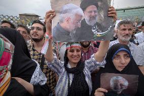 Iran-Elections-Supporters Of Saeed Jalili