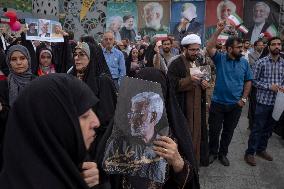 Iran-Elections-Supporters Of Saeed Jalili