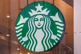 Starbucks Coffeehouse Store In Manhattan