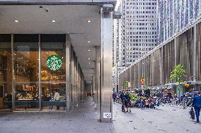 Starbucks Coffeehouse Store In Manhattan