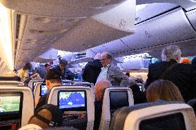 United Airlines Boeing 787 Dreamliner Flight