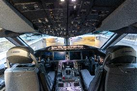 United Airlines Boeing 787 Dreamliner Flight