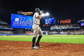 MLB New York Yankees Vs New York Mets