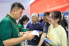 2024 GAOKAO Candidates Career and Volunteer Filling Guidance Consultation Meeting