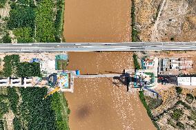 Shabotou Yellow River Highway Bridge Construction