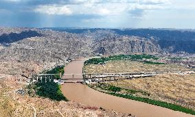 Shabotou Yellow River Highway Bridge Construction