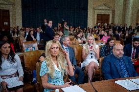 Paris Hilton Testifies About Childhood Abuse - Washington